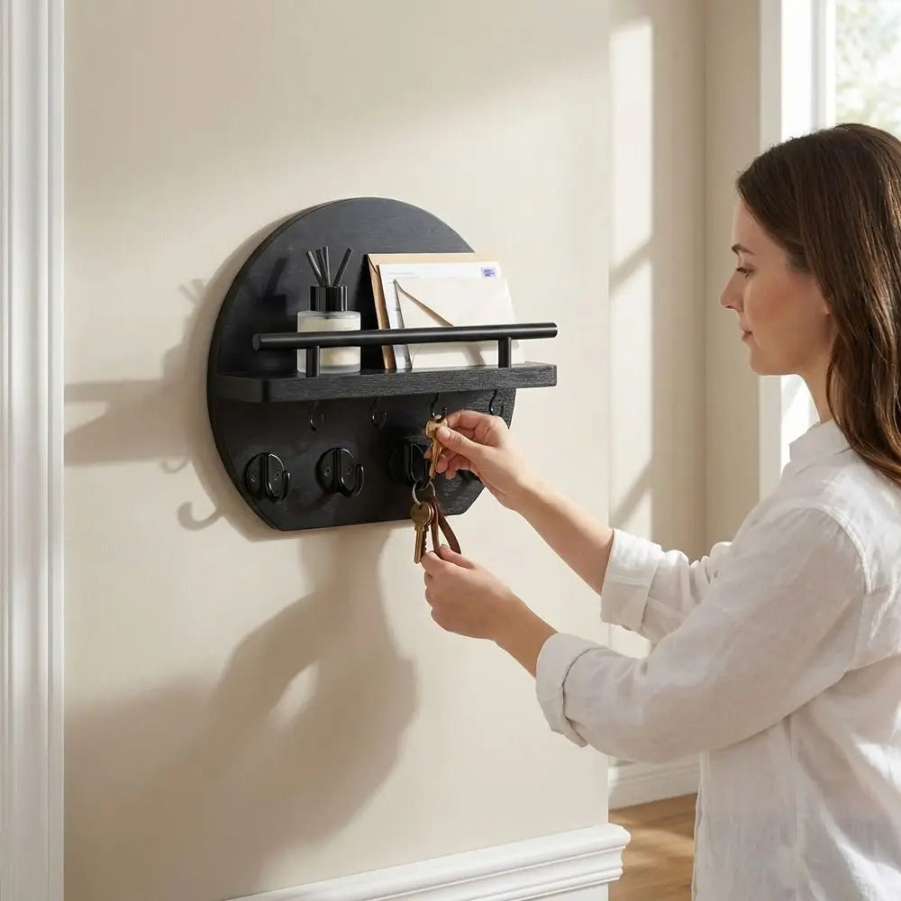 Keyvera Schlüsselbrett mit Haken und Ablage an der Wand montiert