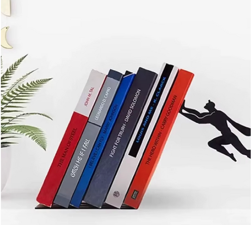 Gravity Hero: Bücher scheinen zu schweben