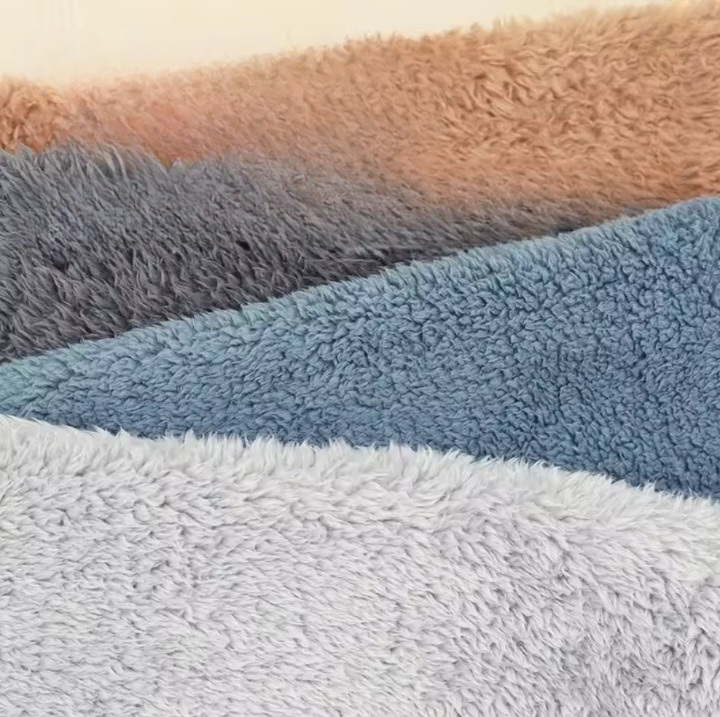 CloudKnee: Federleichte Wärme bis über die Knie