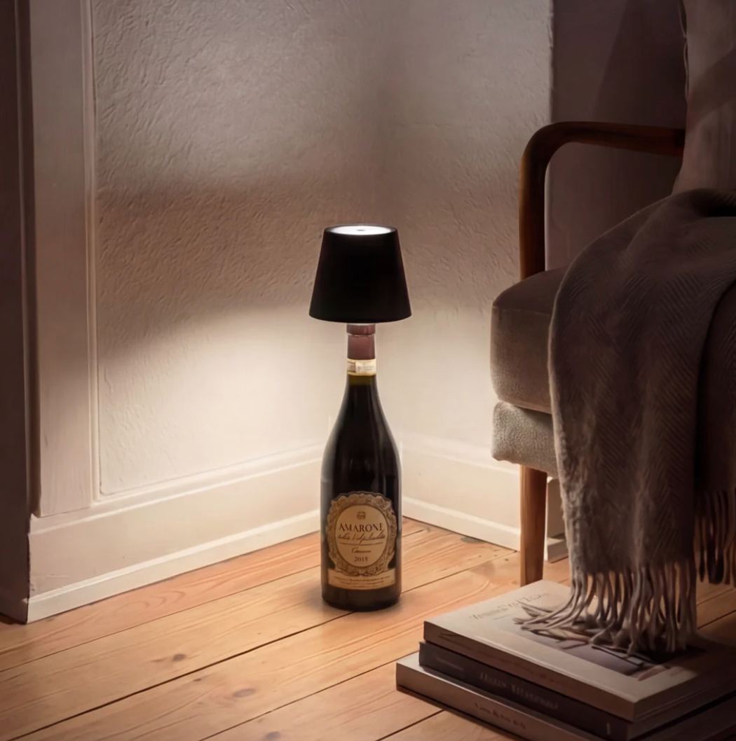 AuraLux™ – Die Lampe, die jede Flasche zum Leuchten bringt