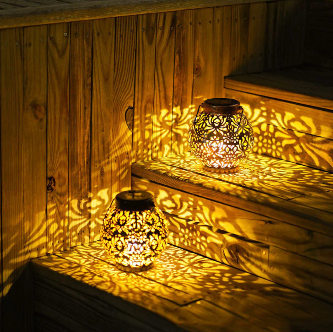 LuminaGlow™ – Die Kunstvolle Solar-Laterne für Draußen
