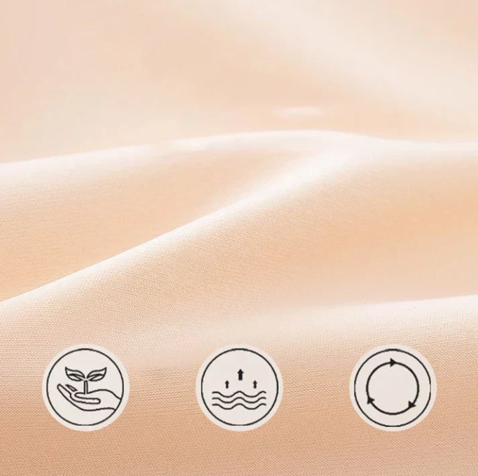 Hoch taillierte Seidenunterwäsche