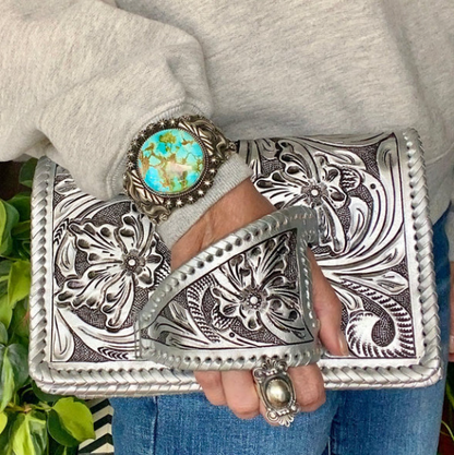 Silver Flower Dance - Clutch im westlichen Stil