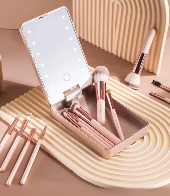 Reise-Make-up-Pinselset mit LED-Licht