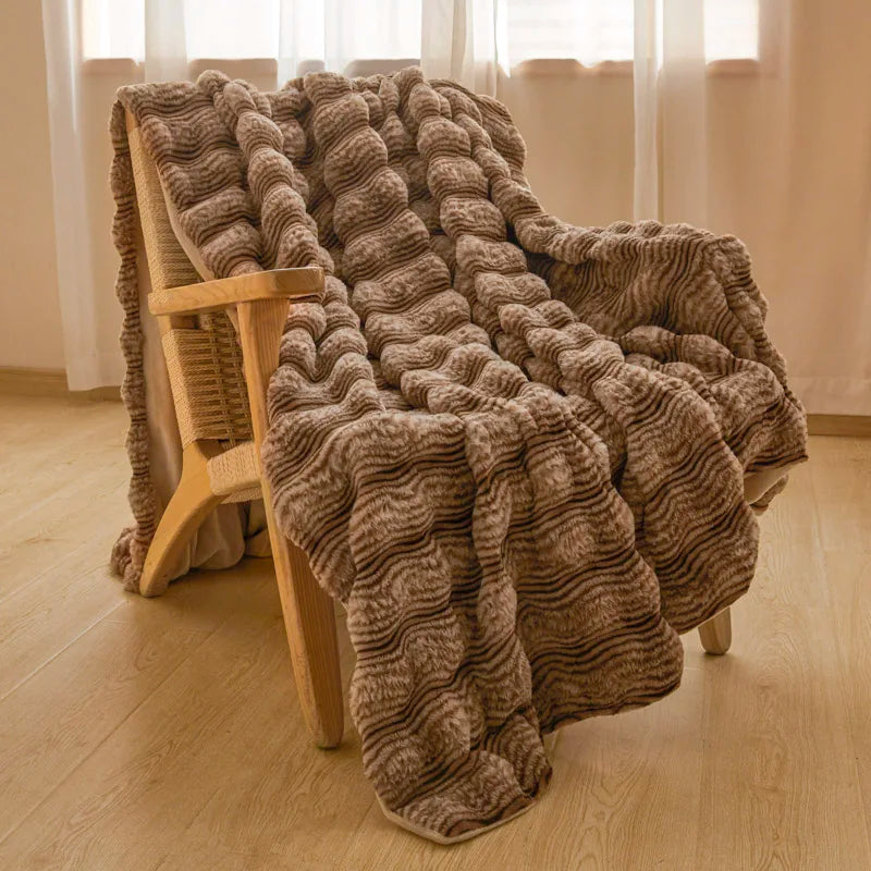 Kuschela – Flauschige Wohndecke aus Kunstfell