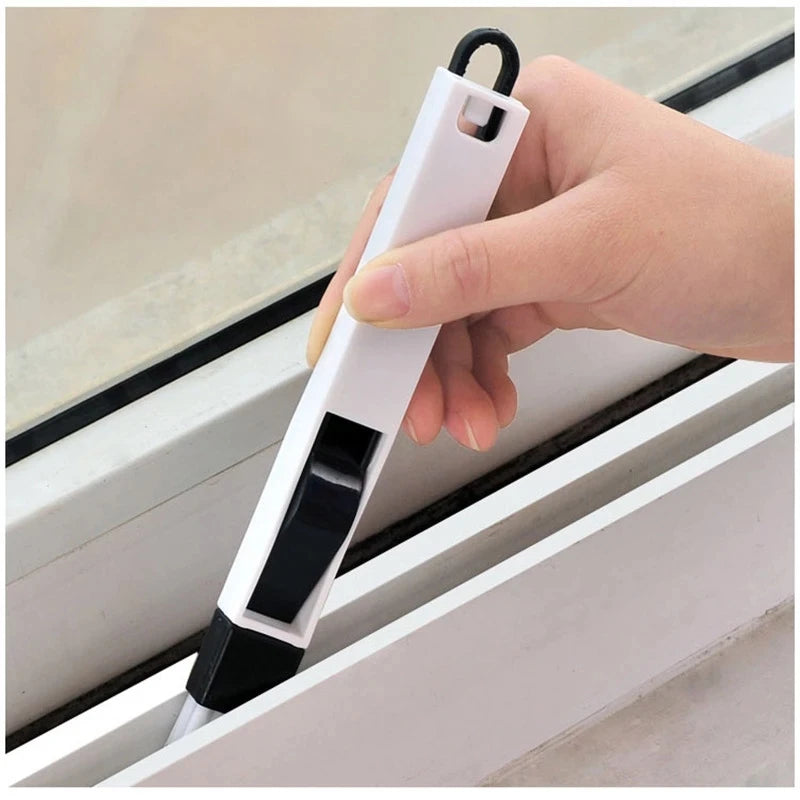 Rillux – Heldenfoto Fensterschiene reinigen