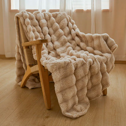 Kuschela – Flauschige Wohndecke aus Kunstfell