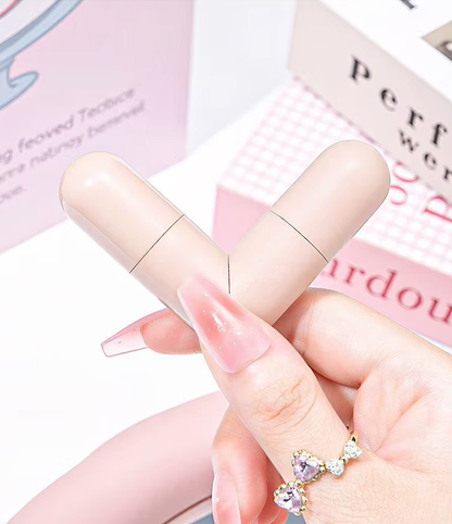 Der ultimative Eyeliner-Stempel: Perfekte Wings in Sekunden