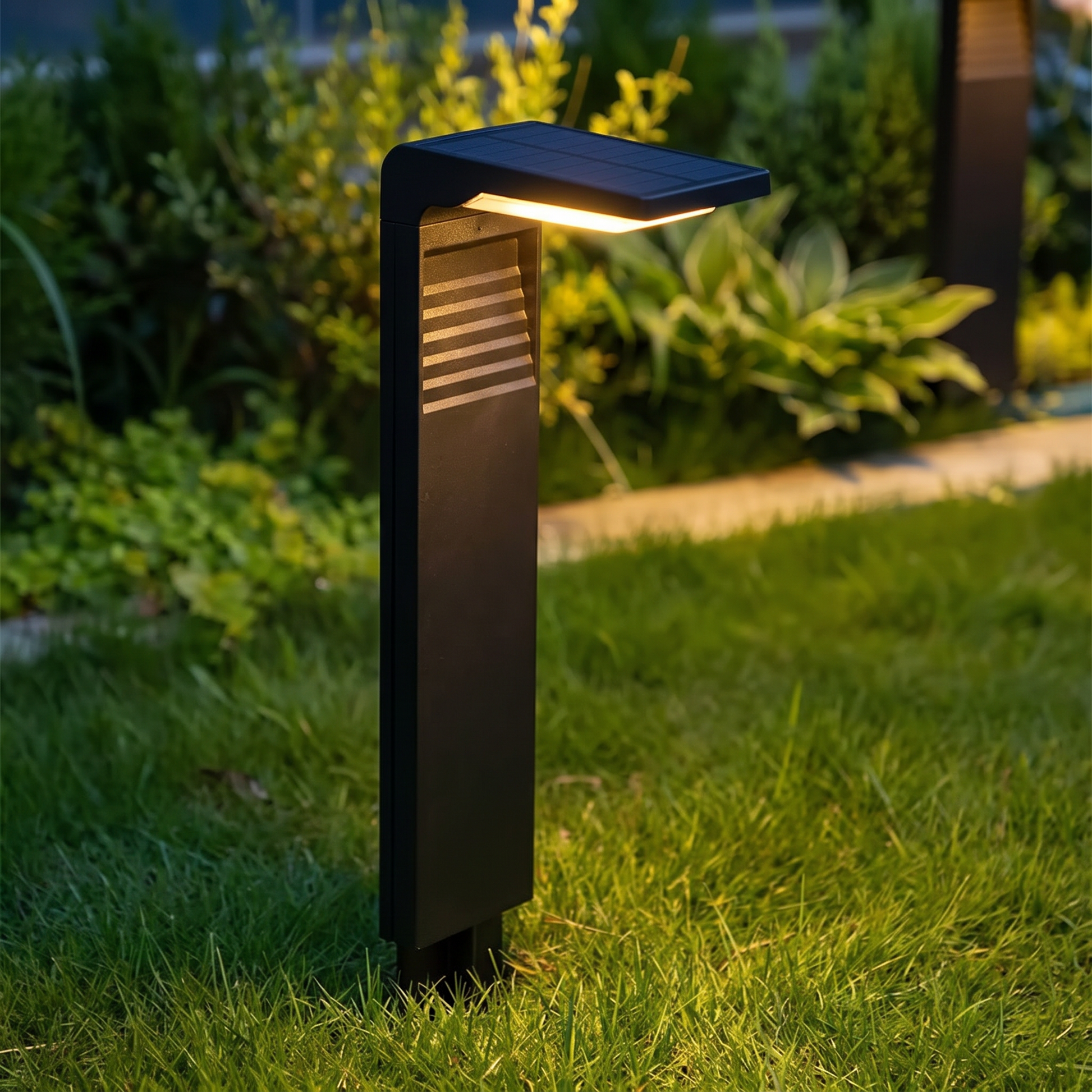 Lumeva Solar-Wegeleuchte Warmweiß Variante