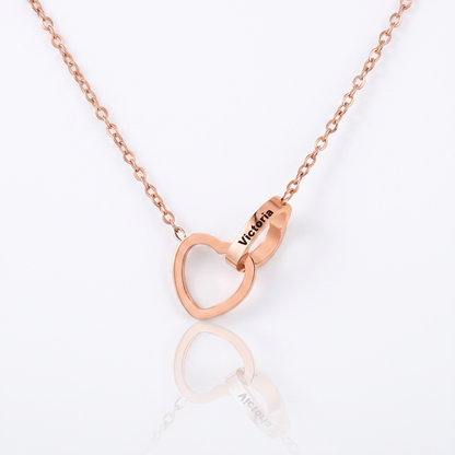 Beara Namenskette – Roségold Anhänger Herz und Ring mit Gravur, Produktfoto auf weißem Hintergrund